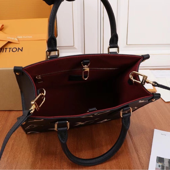 Louis Vuitton Travel Bags Shoulder Bags - Picture 3 of 5